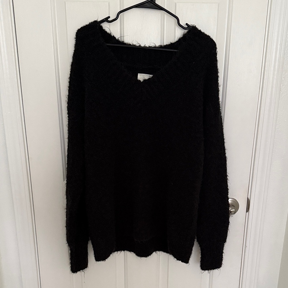 Oversized Aerie Black Fuzzy Sweater - Picture 2 of 3